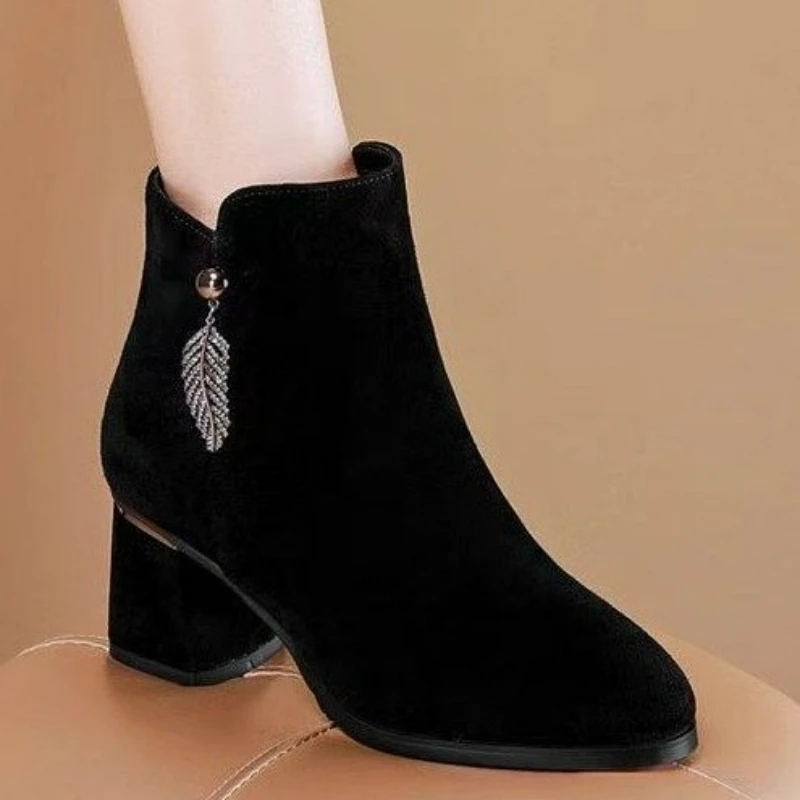 

2022 Women's Shoes Women Ankle Boot Low Heel Shoe Plus Size Shoes Ladies Autumn Winter Shoes Platform Boots Women Boots