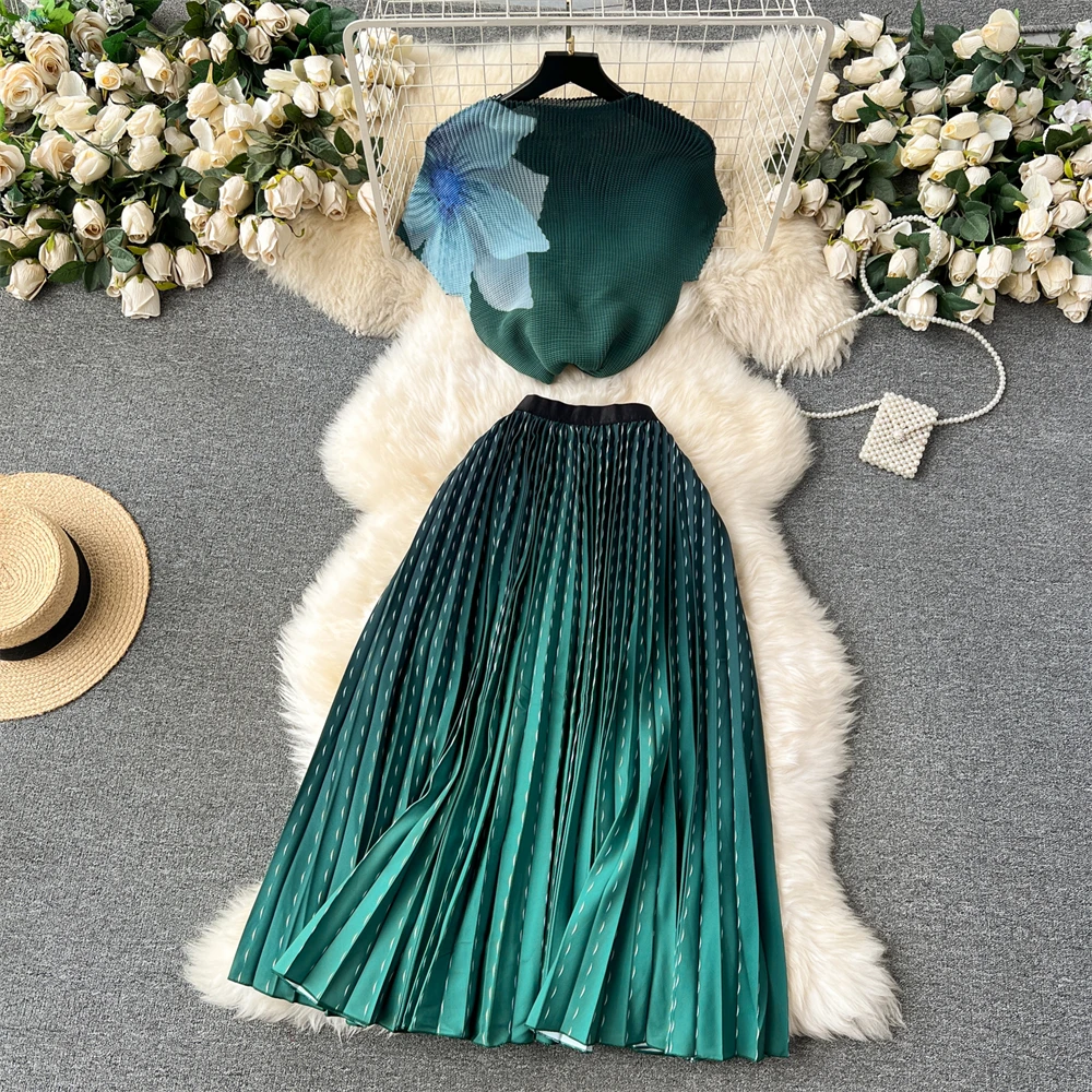 Рисунок 4 - Женский шикарный костюм Clothland