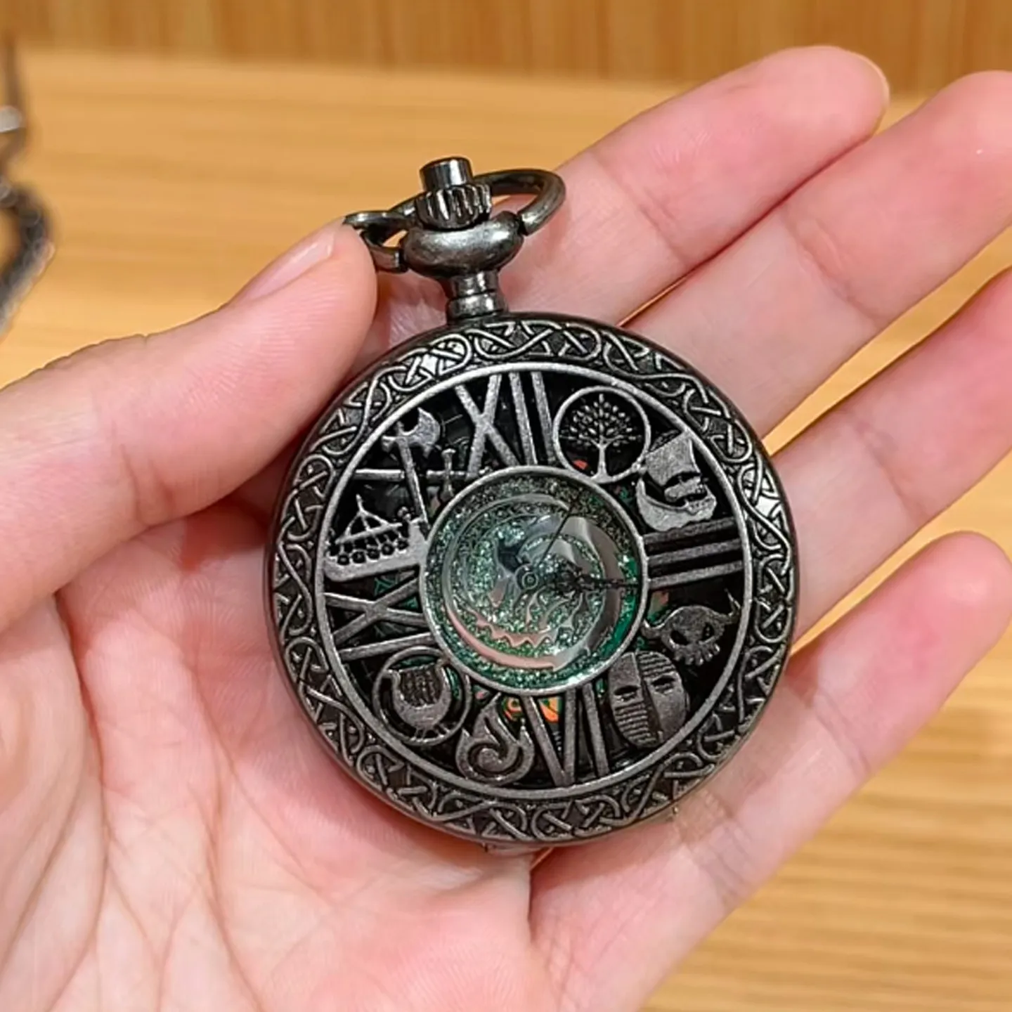 Фото Новая оригинальная мини-коробка-сюрприз MINISO из серии «Как приручить дракона»: милые наручные часы, тайная коробка, кавайные часы, модный подарок на день рождения №2