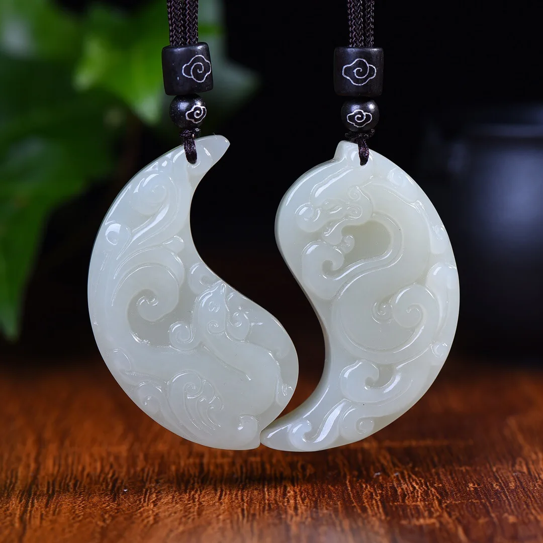 

Natural Hetian white jade dragon and phoenix pendant gossip crescent-shaped couple pendant jade pendant simple fashion jewelry S