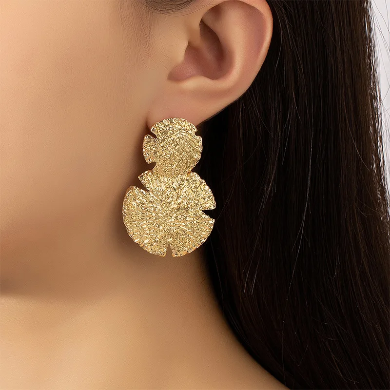 

F.J4Z 2022 Fashion Gold Color Designer Jewelry Drop Earrings Lotus Leaf Women's Party Show Dangle Earrings Gift Dropshipping