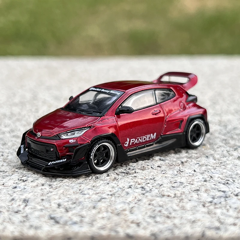 

Модель автомобиля XCARTOYS 1/64 Xcartoys poworks Yaris