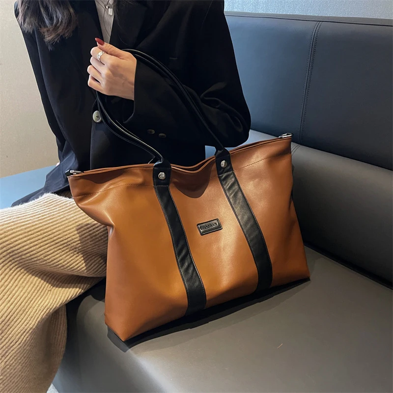 

Сумка для спортзала и путешествий, винтажная простая модная женская сумка из мягкой искусственной кожи на плечо, портативная повседневная большая сумка для хранения косметики, новинка 2023, сумки