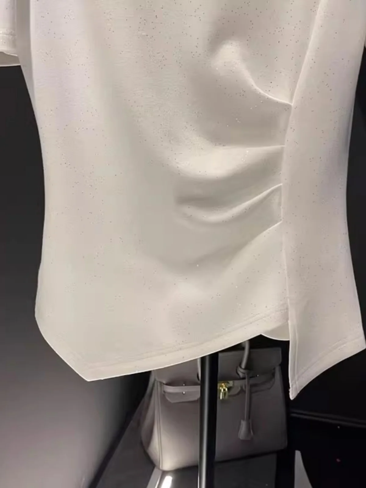 Шикарная темпераментная белая футболка с короткими рукавами женская летняя 2024