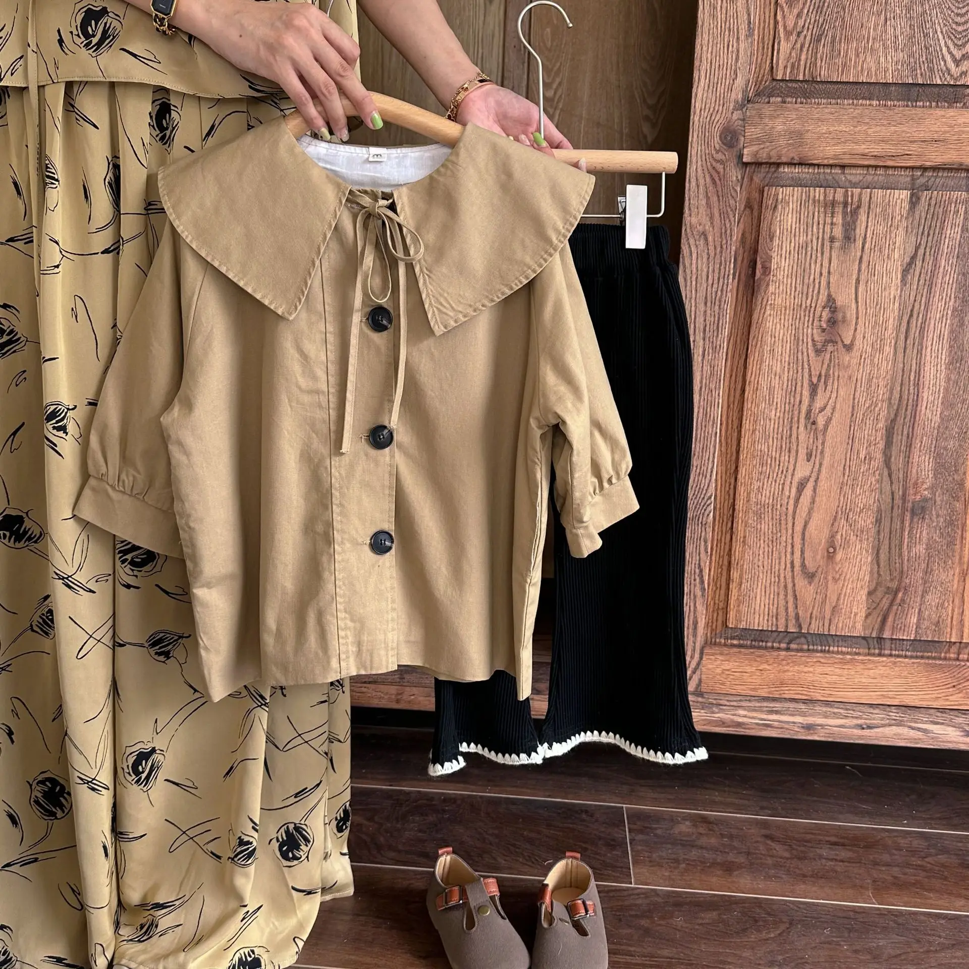 

Khaki Solid Girls Trench 2023 Spring Autumn New Loose Fashion Large Turn-down Collar Kids Coat for Girls Sweet Bowknot Casual