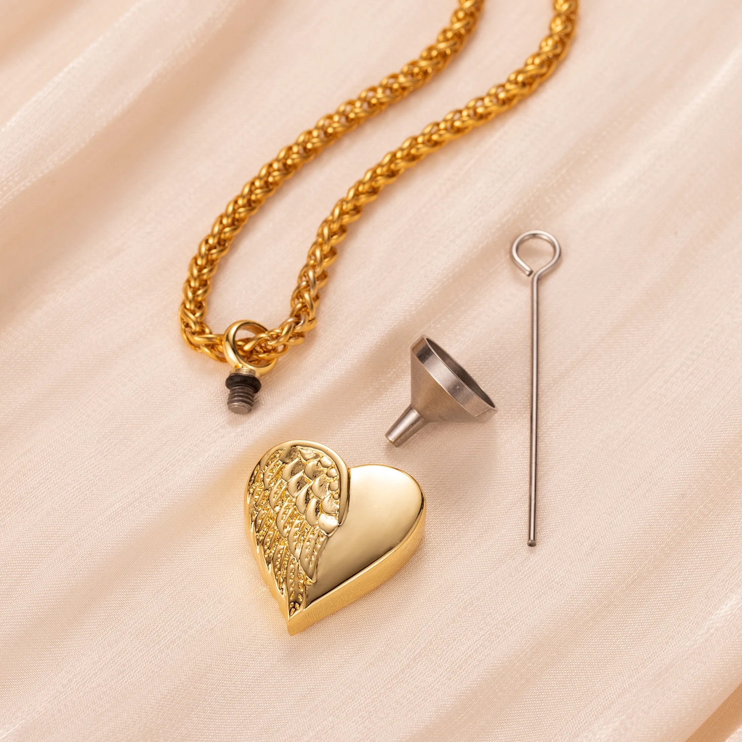 

Custom Pet Urn Necklace Heart Memorial Ashes Pendant Engraved Name Chocker For Pet Loss Gifts Stainless Steel Cremation Jewelry