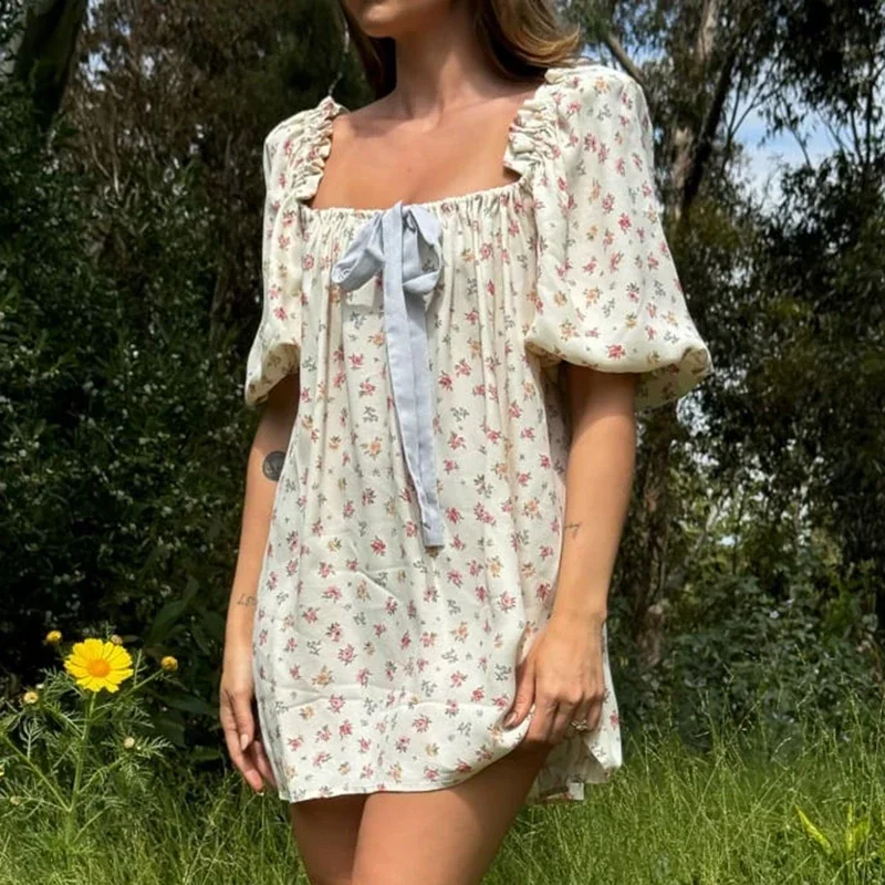 Платье-мини женское с квадратным вырезом пышными рукавами и принтом