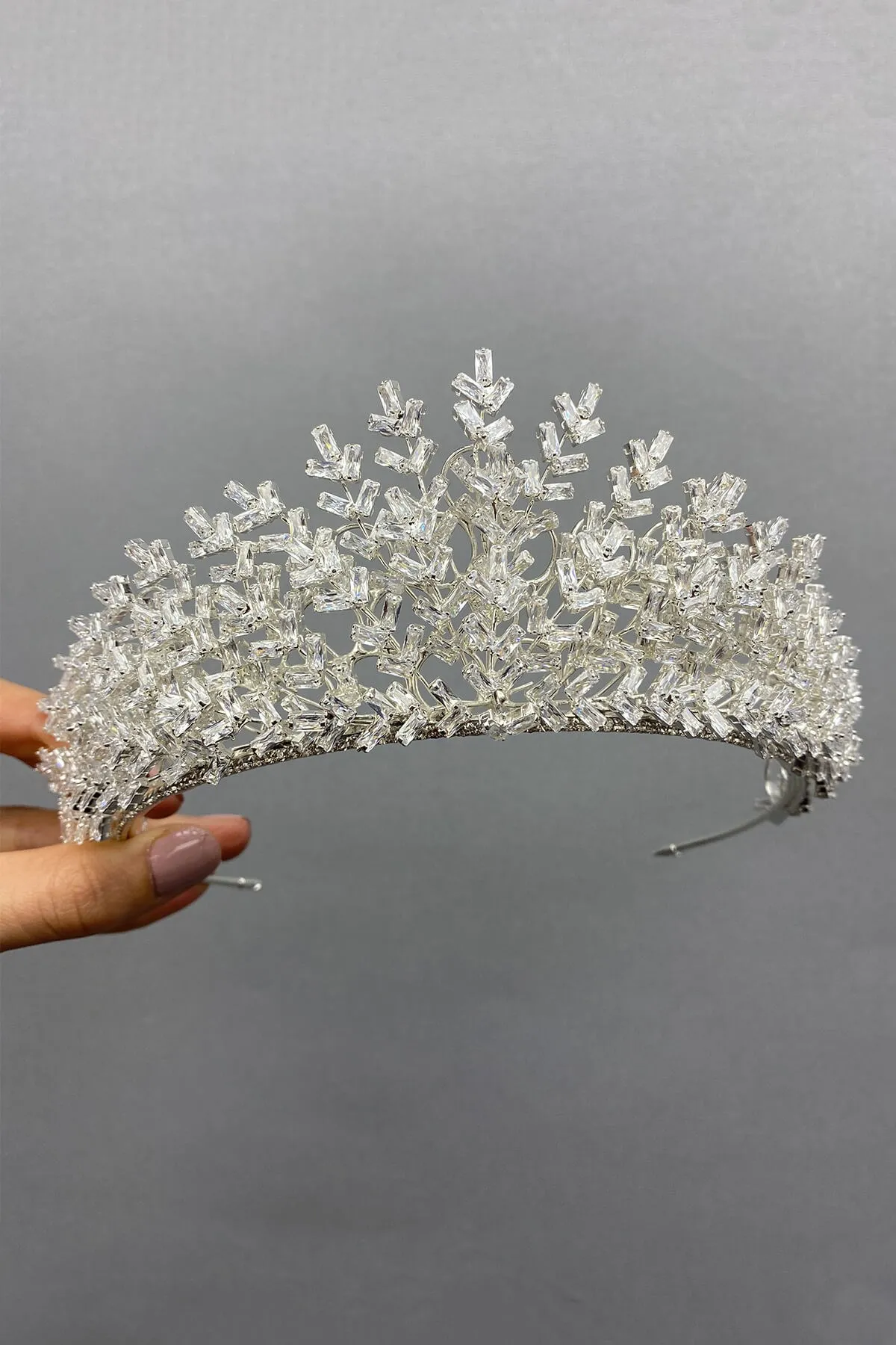 

Свадебная Корона Duru из циркона и багета серебристого цвета