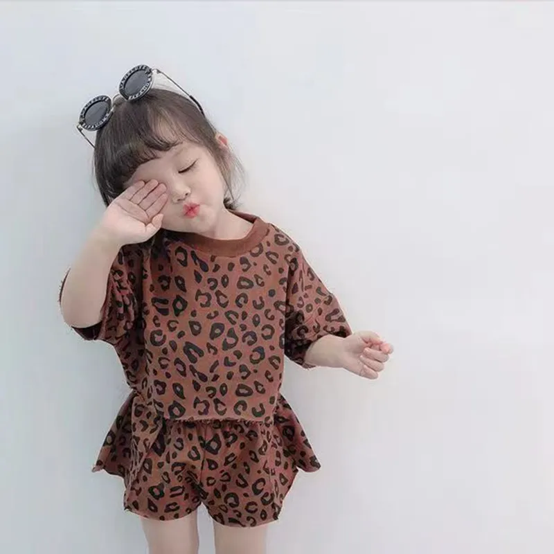 

Girls' Clothing Short Sleeve T-shirt Set 2023 Summer New Fashion Girls' Short Sleeve T-shirt Shorts Two Piece Set Kids Outfits