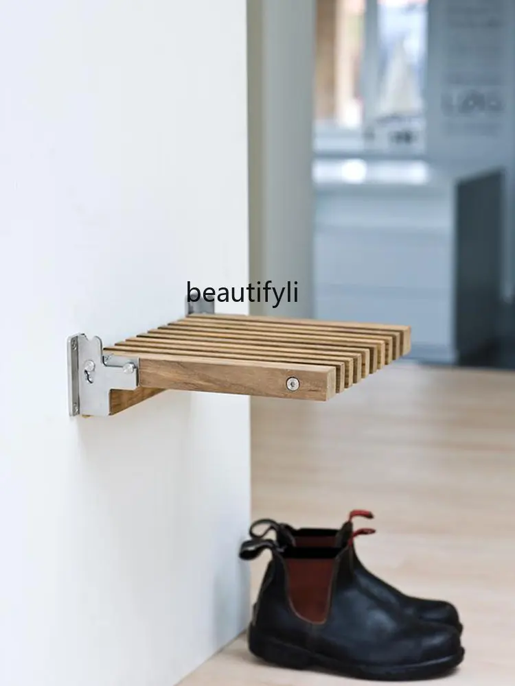 человек делает табуретку. откидной стол. откидной стол на кухню. откидное сидение в прихожую на стену. подвесной кухонный стол.