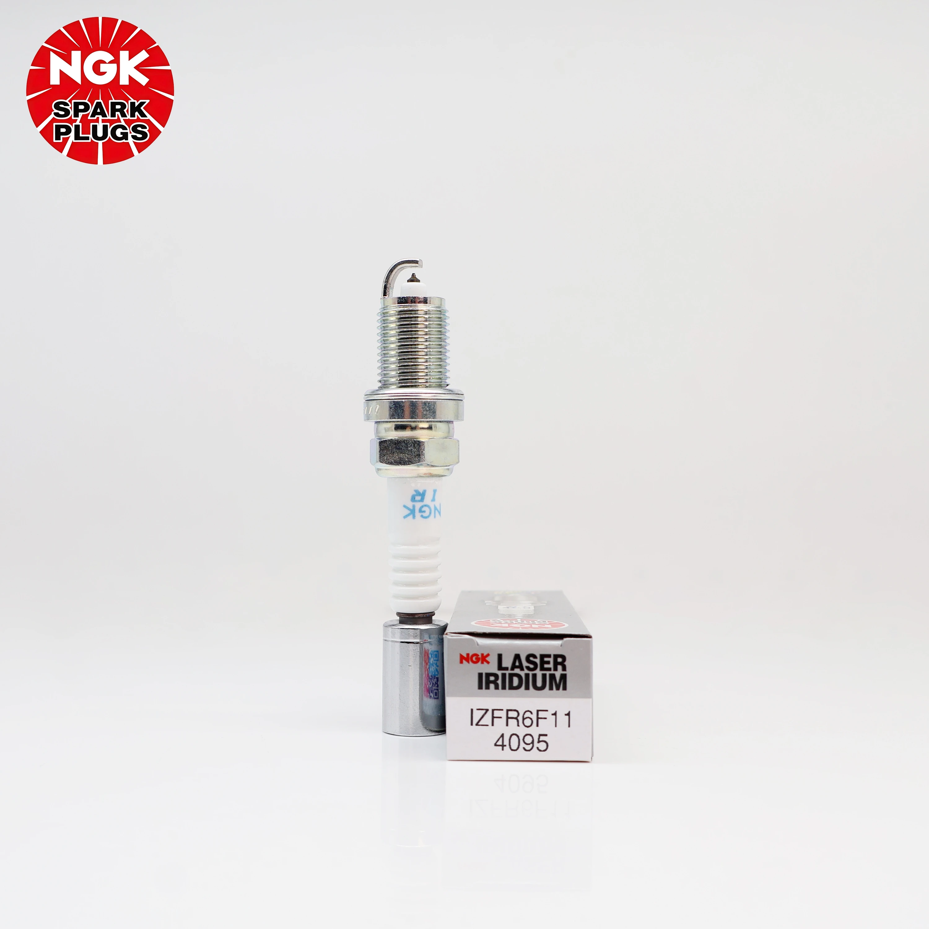 Фото Оригинальная свеча зажигания NGK Laser Iridium IZFR6F11 4095 для HONDA, KAWASAKI OEM: 31916ZY3003, 920700007, 31916ZY30030 №2