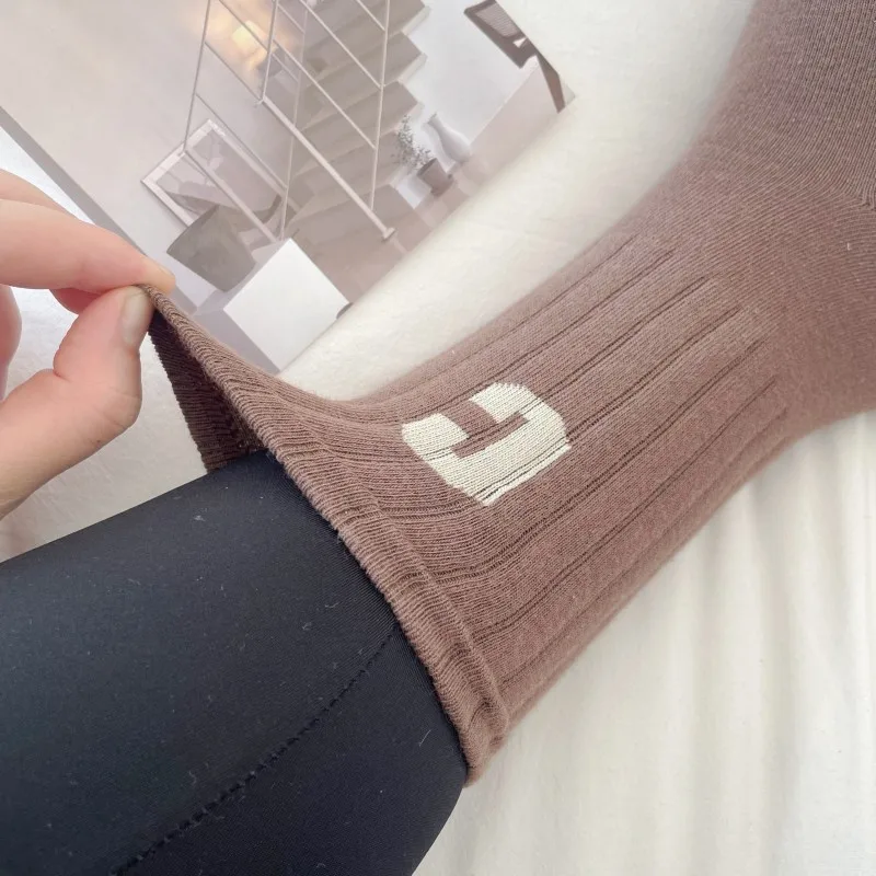 Simple Fashion Sports Mid-Tube Solid Cotton Socks for Women Set 5 Pairs New 2023 Spring Autumn Black White Cotton Girls Socks