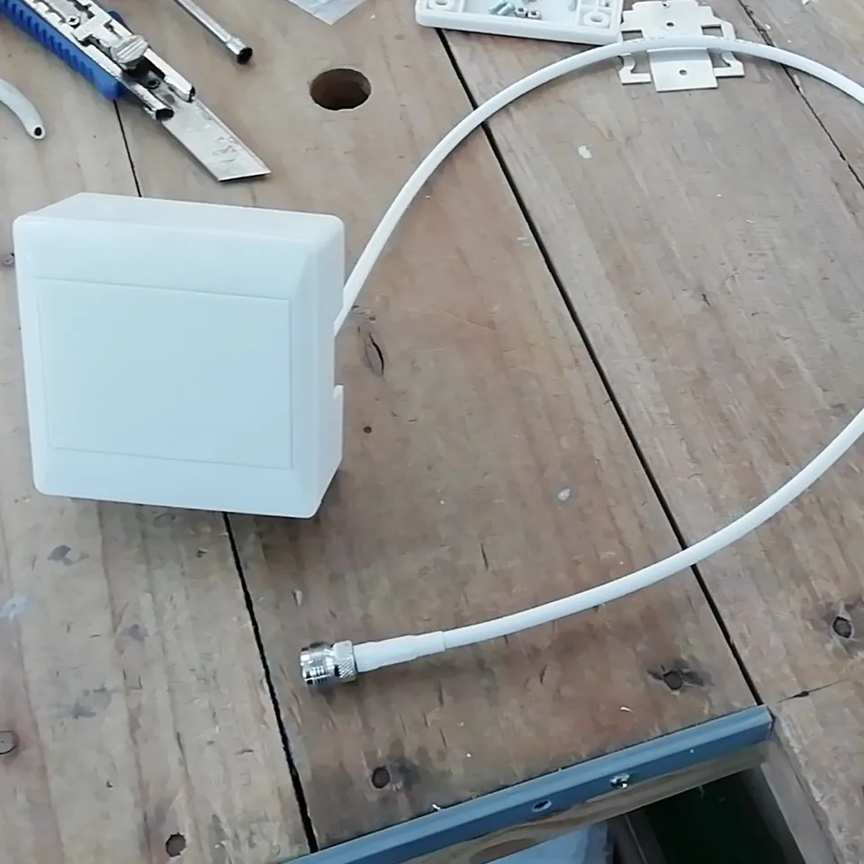 

5G антенна для украшения интерьера типа коробки переключателя 800-3700 МГц, миниатюрная антенна для украшения интерьера