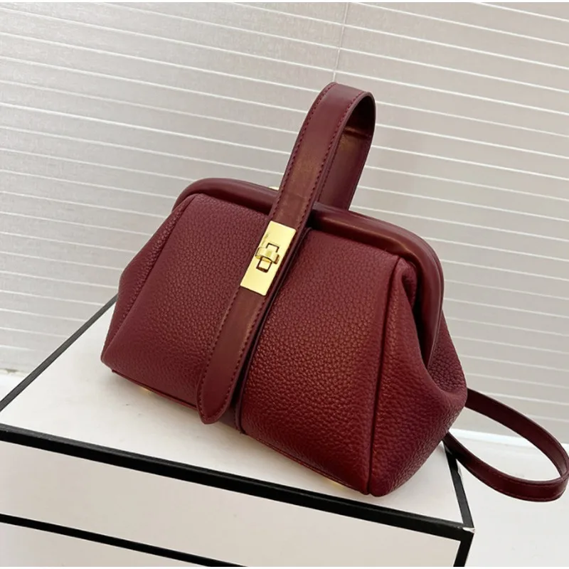 

2024 Fashion Trend New Women's Bags Exquisite Casual Shoulder Bags Fashionable Handbags Textured Temperament Crossbody Bags