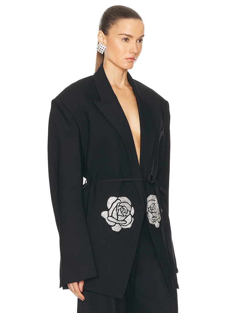 Женский пиджак с длинными рукавами черный и галстуком-бабочкой осень 2024