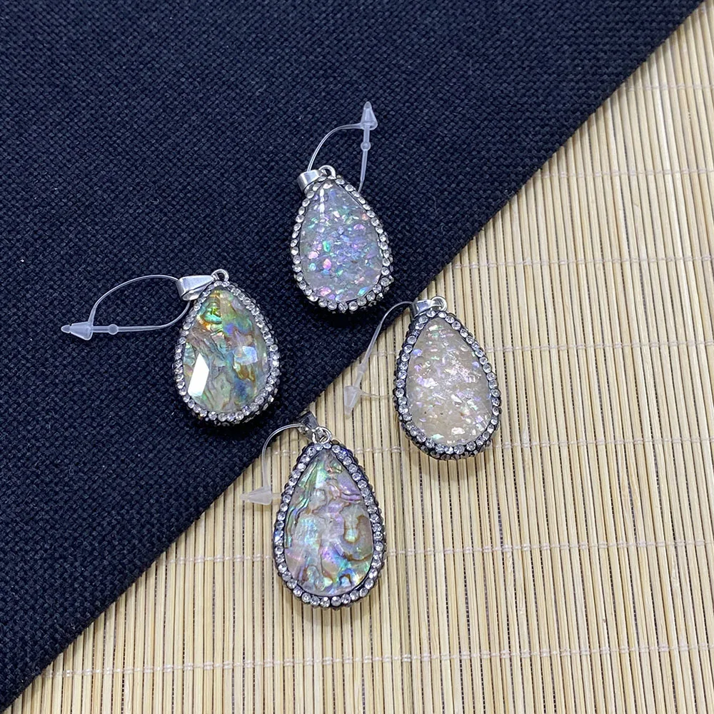 

Drop-shaped Abalone Shell Sticky Diamond Fashion Pendant Necklace Bracelet Jewelry Used for DIY Jewelry Making Size 21x35mm