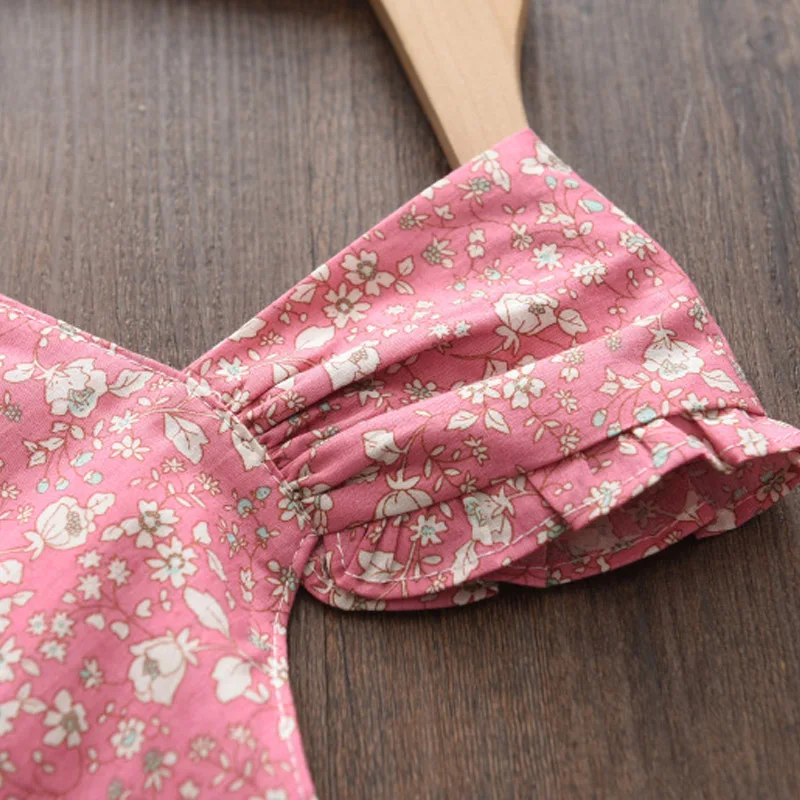 Летние Детские комплекты из 2 предметов топ в горошек с маленькими летящими