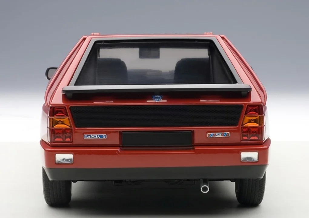 LANCIA DELTA S4 STRADALE 1985 RED METALLIC |