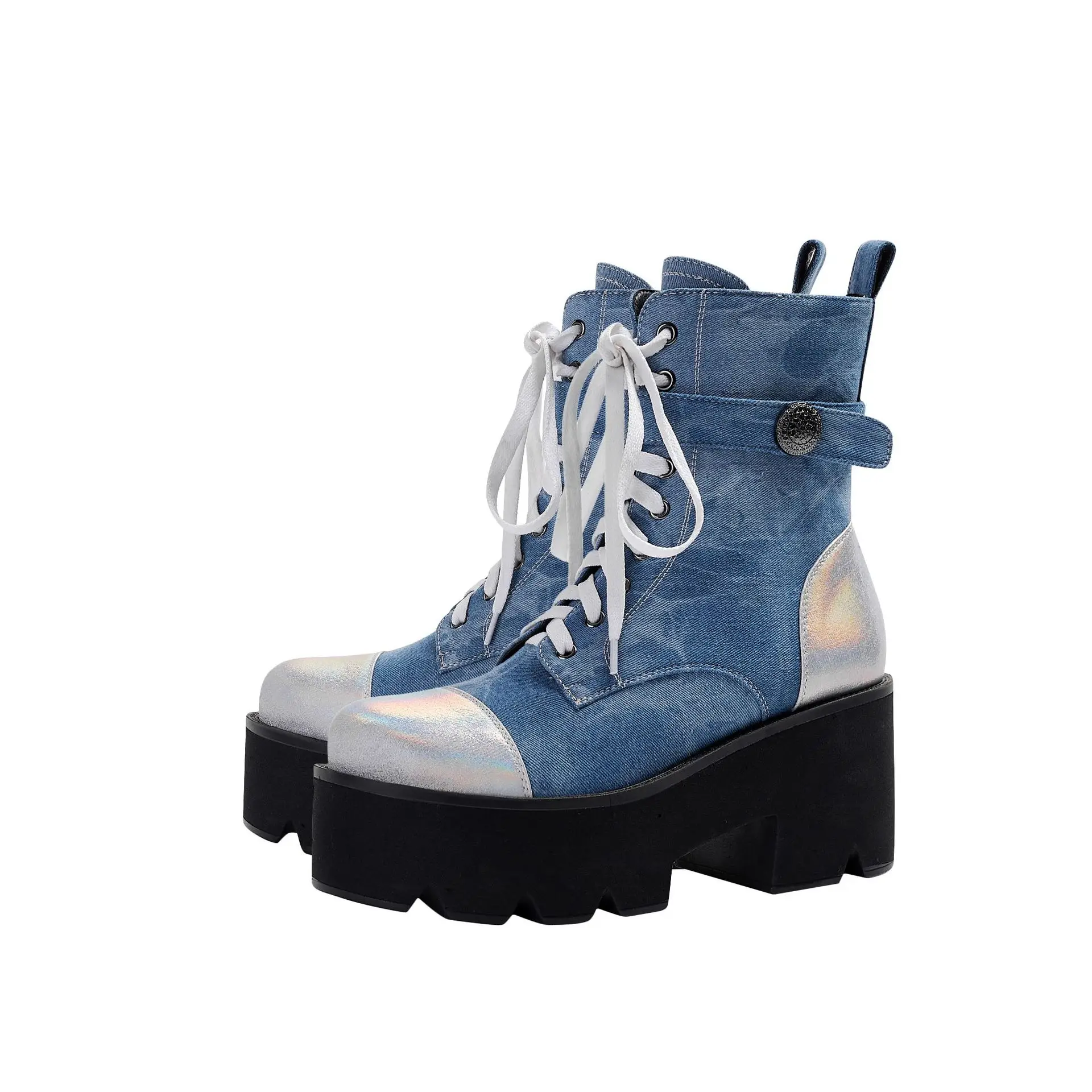 Ботинки женские короткие на толстой подошве