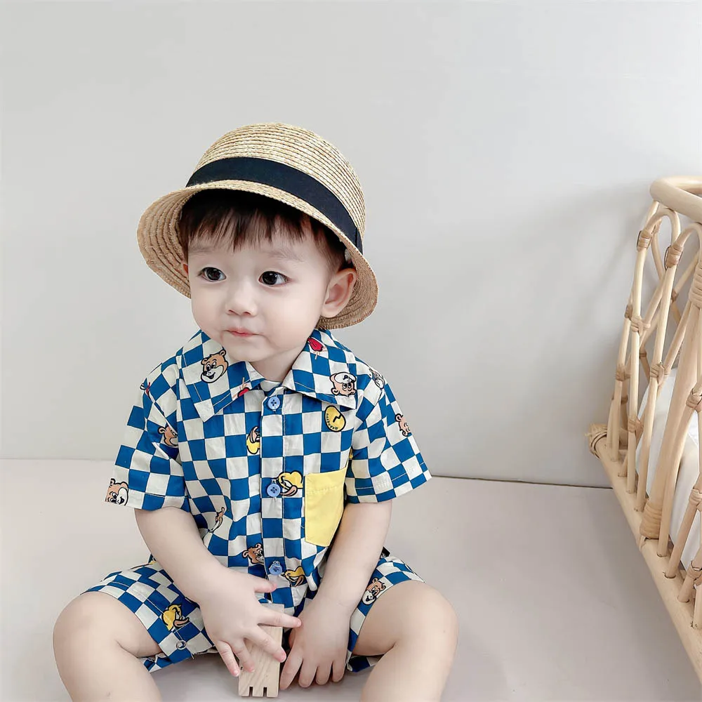 

Детские комбинезоны для мальчиков, Новинка лета 2022, комбинезон в клетку с мультяшным рисунком, повседневный комбинезон с отложным воротник...