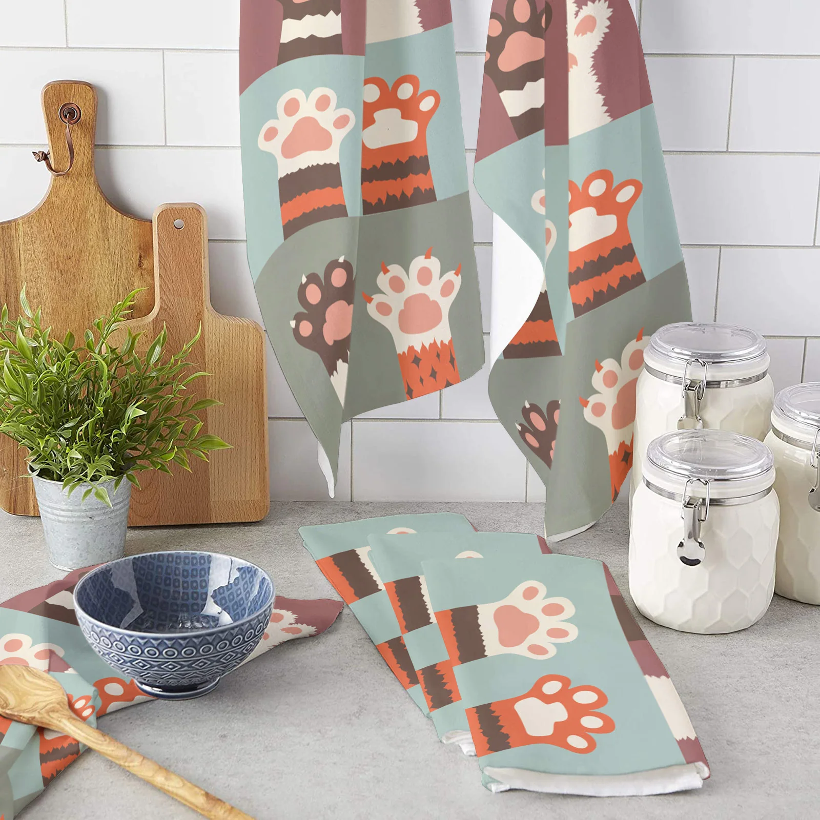 

Кухонное полотенце в виде кошачьей лапы