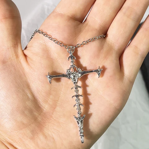 Ретро кулон крест скелет