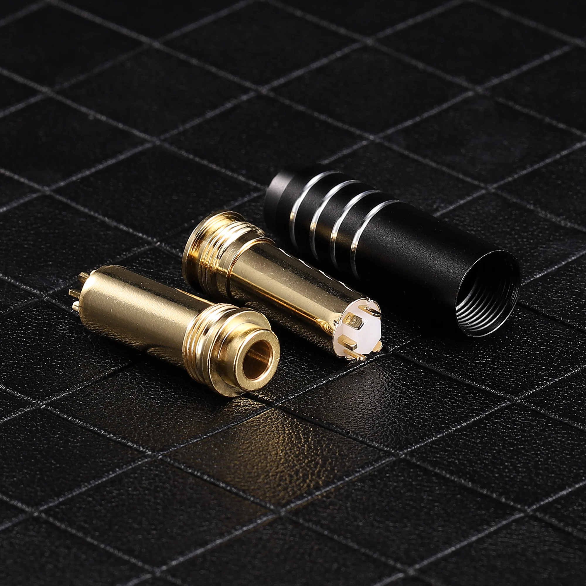 Level balanced. Xlr интерфейс. Level balanced. Private equity model strategy. 2мм.