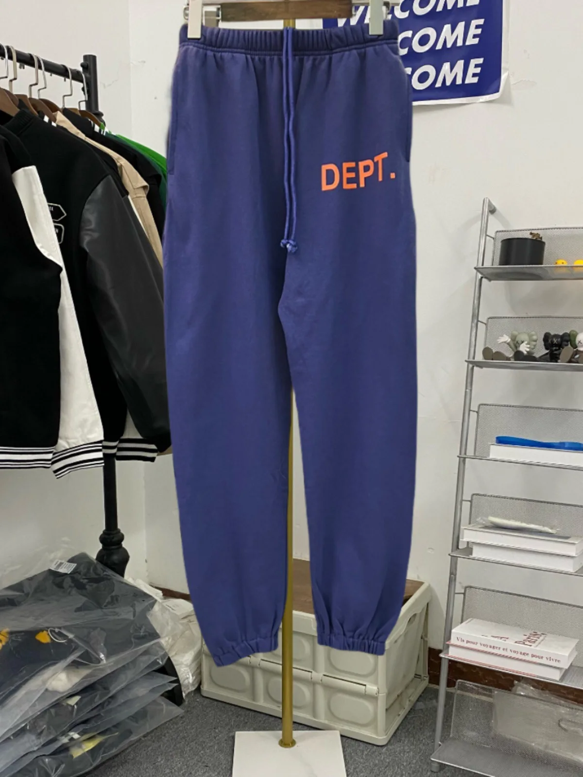 

Monochrome sweatpants