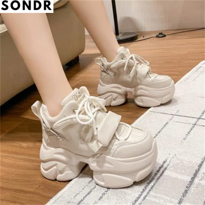 

Европейская станция высотой 10 см, маленькие белые женские ботинки на осень/зиму для маленького мужчины, для отдыха, в Instagram, спортивная обувь...