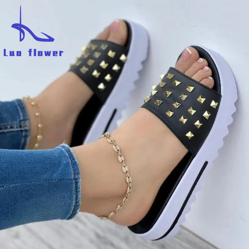 

2022 Summer New Women Slippers Thick Riveted Slipper Gold Platform Fashion Slipperss Plus Size Women Shoes 43 Slippers Women T