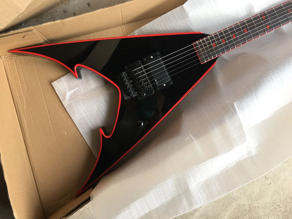 Заводская розетка — 6-струнная черная V-образная электрогитара с накладкой из