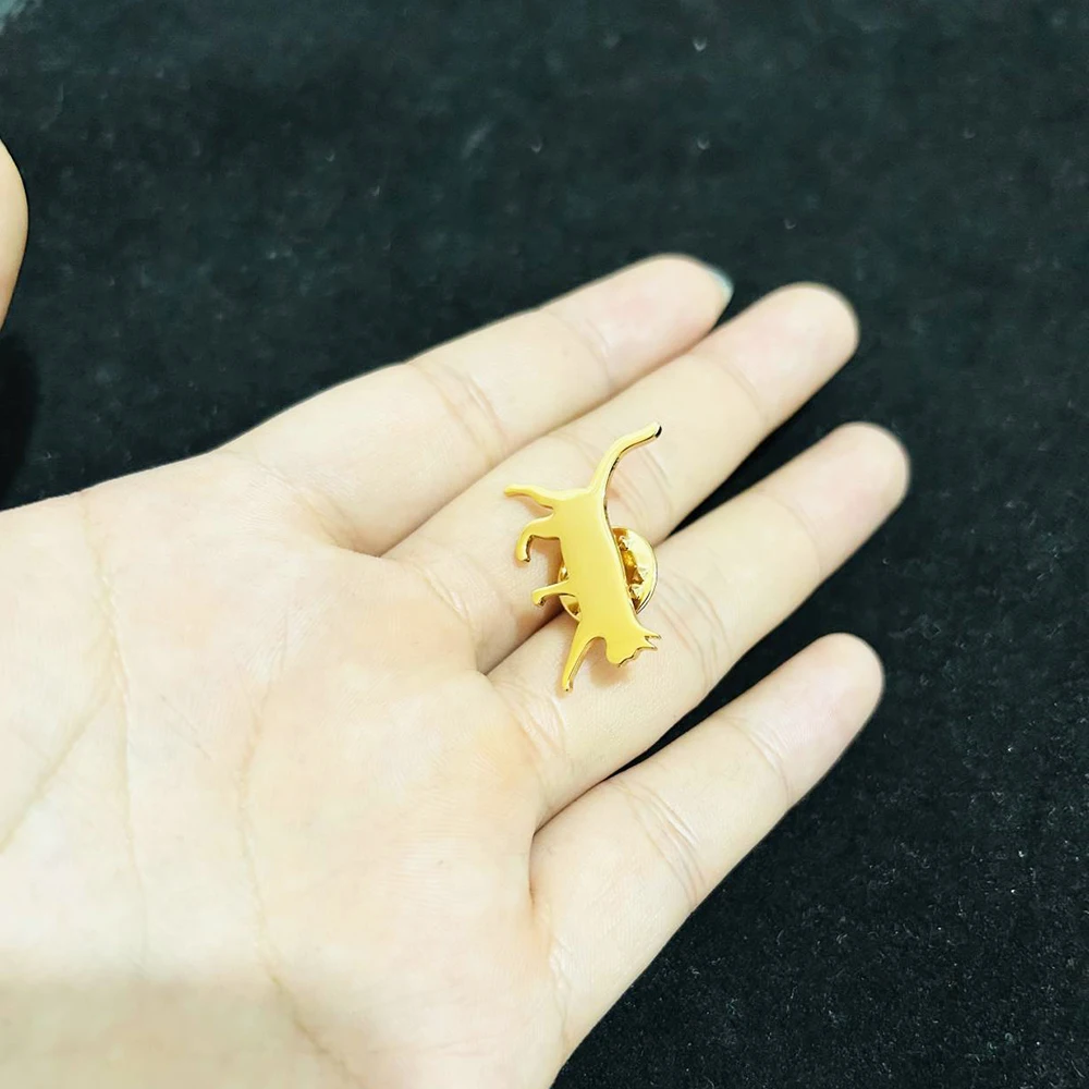 Персонализированная брошь в виде кошки