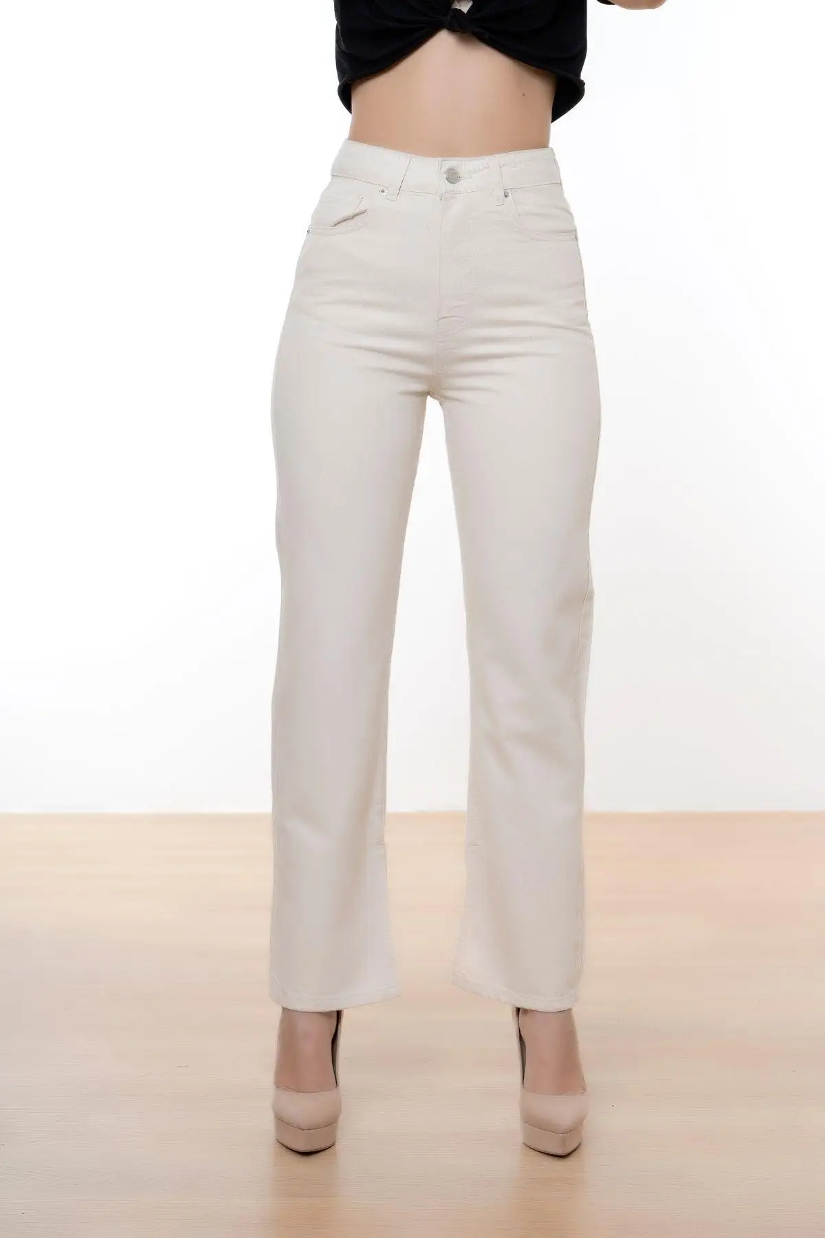 

Женские прямые джинсы с широкими штанинами, на молнии