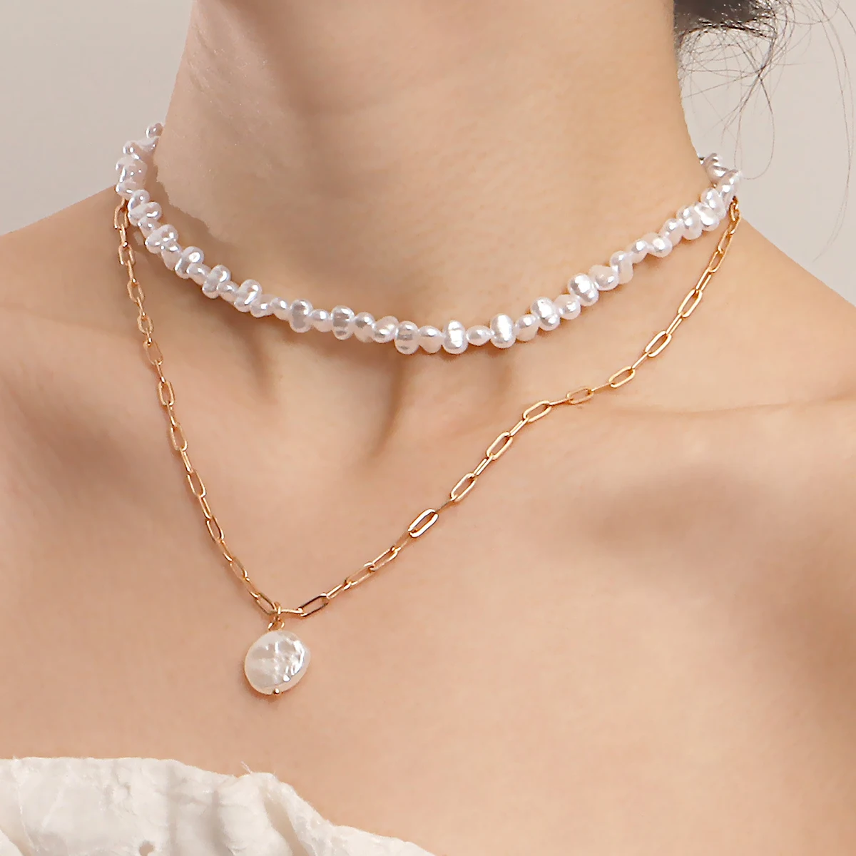 

Trendy Cool Double Layer Shaped Imitation Pearl Necklace Clavicle Chain Wild Necklace Women's Jewelry Accessories Gift Wholesale