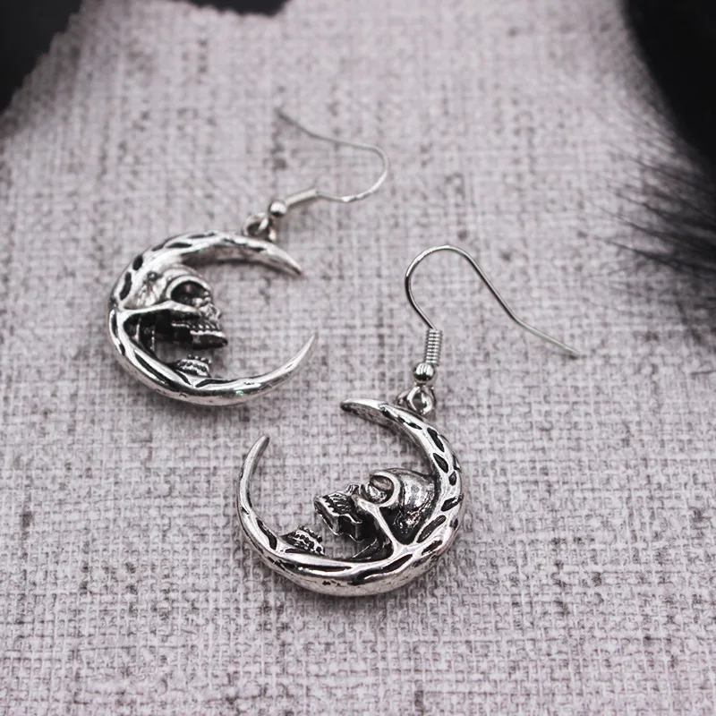 

Personalized Hot New Gothic Dark Style Skull Earrings Retro Ancient Silver Crescent Earrings Fashion Punk Women Jewelry Gift