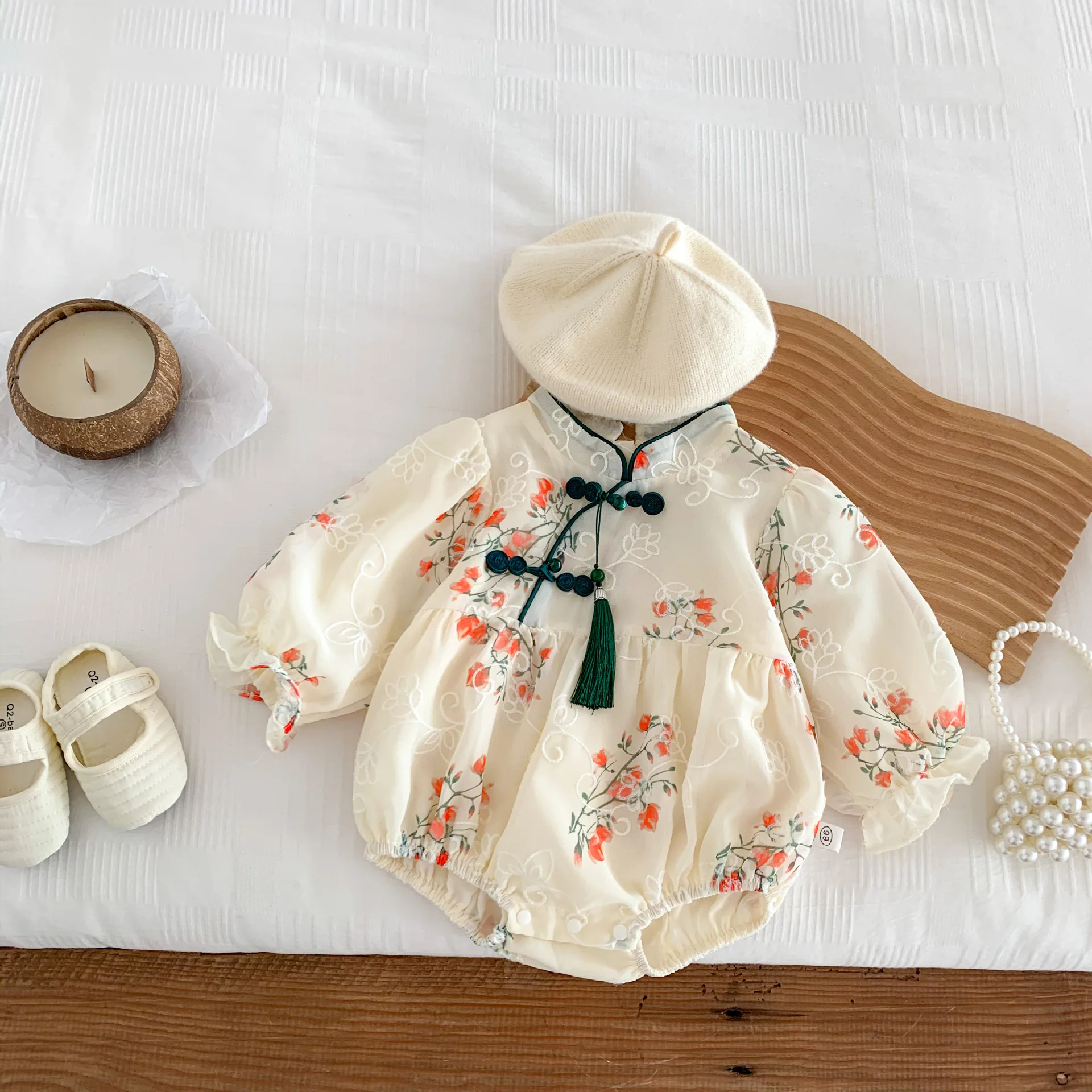 

Baby Girls Bodysuit Autumn Chinese Style Cheongsam Toddler Girls Floral Long Sleeve Romper Infant One Year Birthday Clothing