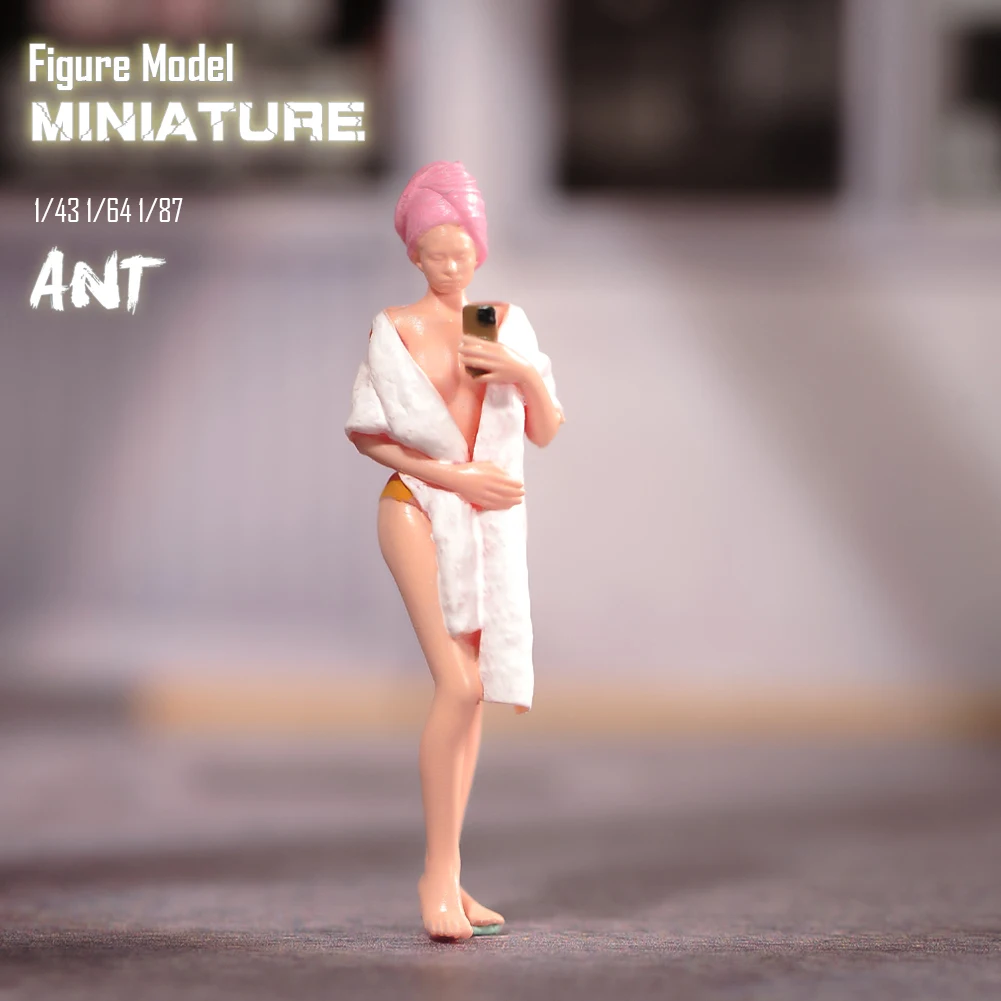 1/87 1/64 1/43 1/24 1/18 персонажи аниме девушка фотографирующая модель в виде сцены с