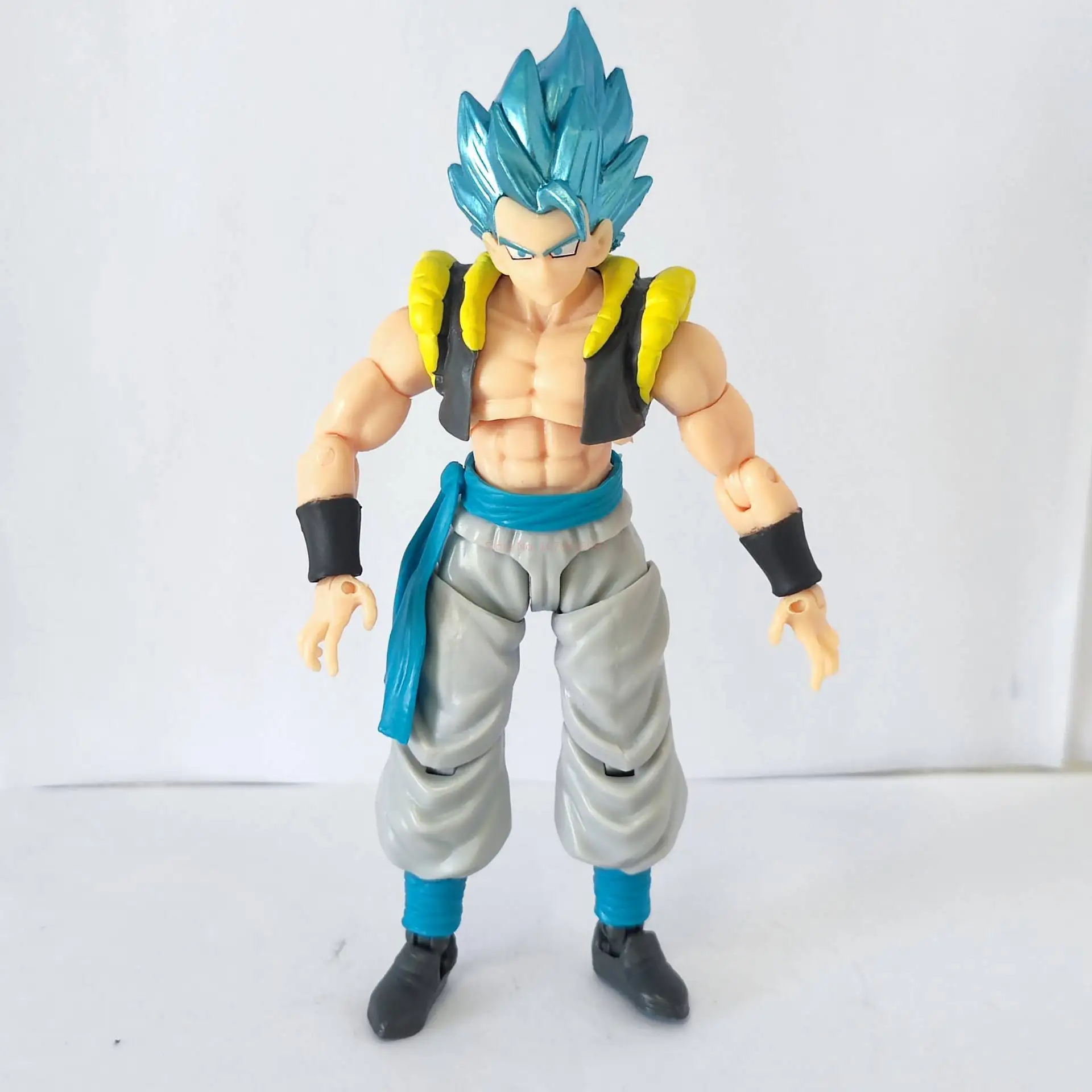 Фото Подлинная Bandai Dragon Ball Super Saiyan Vegeta Wukong Tranks без аксессуаров, свободная 5-дюймовая кукла в подарок №5
