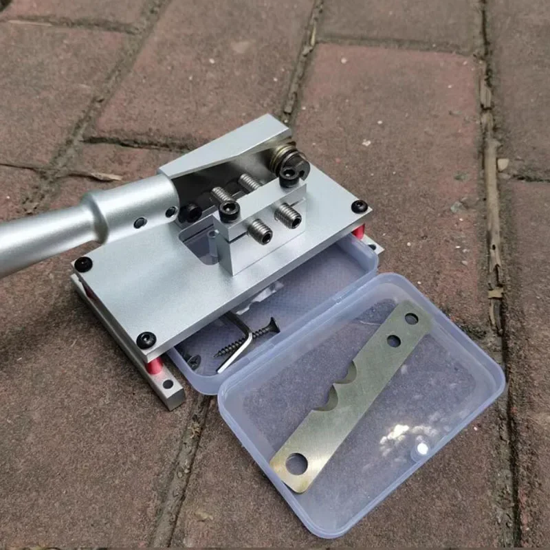 Резак для свинцовой проволоки с двойным отверстием