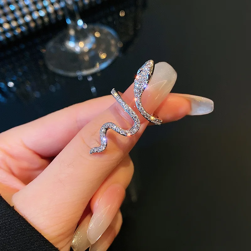 

Stainless Steel Silver Color Punk Snake Shape Ring for Men Women Korean Elegant Adjustable Crystal Rings Weddings Party Jewelry