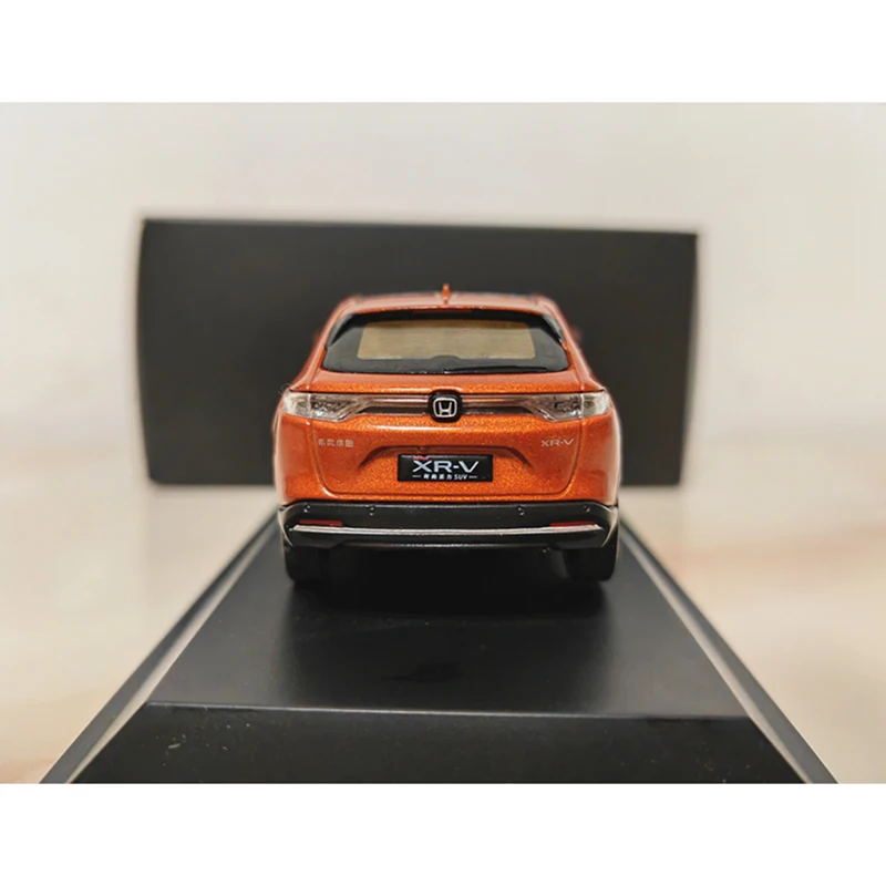 Коллекционная игрушечная модель автомобиля из сплава