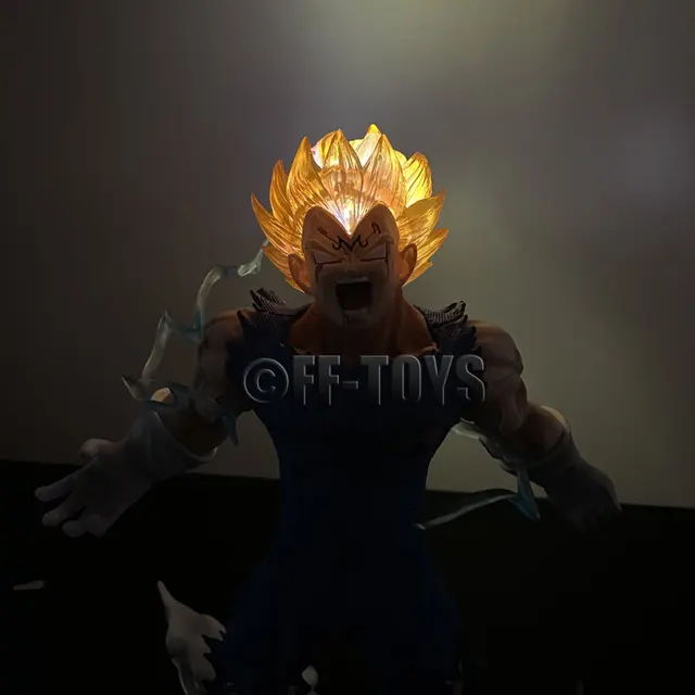 Dragon Ball Z Action Figure Vegeta in autodistruzione con illuminazione a LED 6