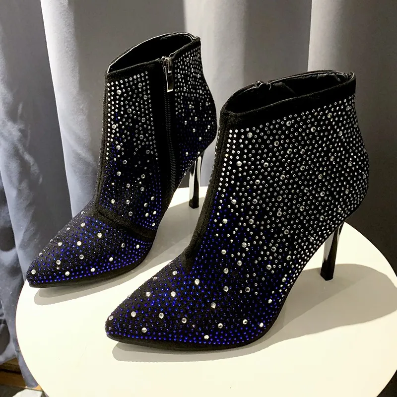 

Новинка Осень-зима 2023 женские ботинки на шпильке и высоком каблуке с боковой молнией Модные женские удобные ботинки телесного цвета с острым носком