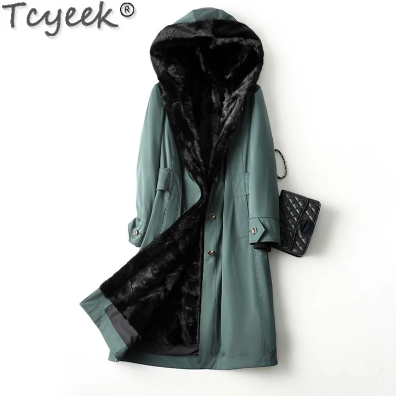 Рисунок 2 - Норковая теплая куртка с капюшоном