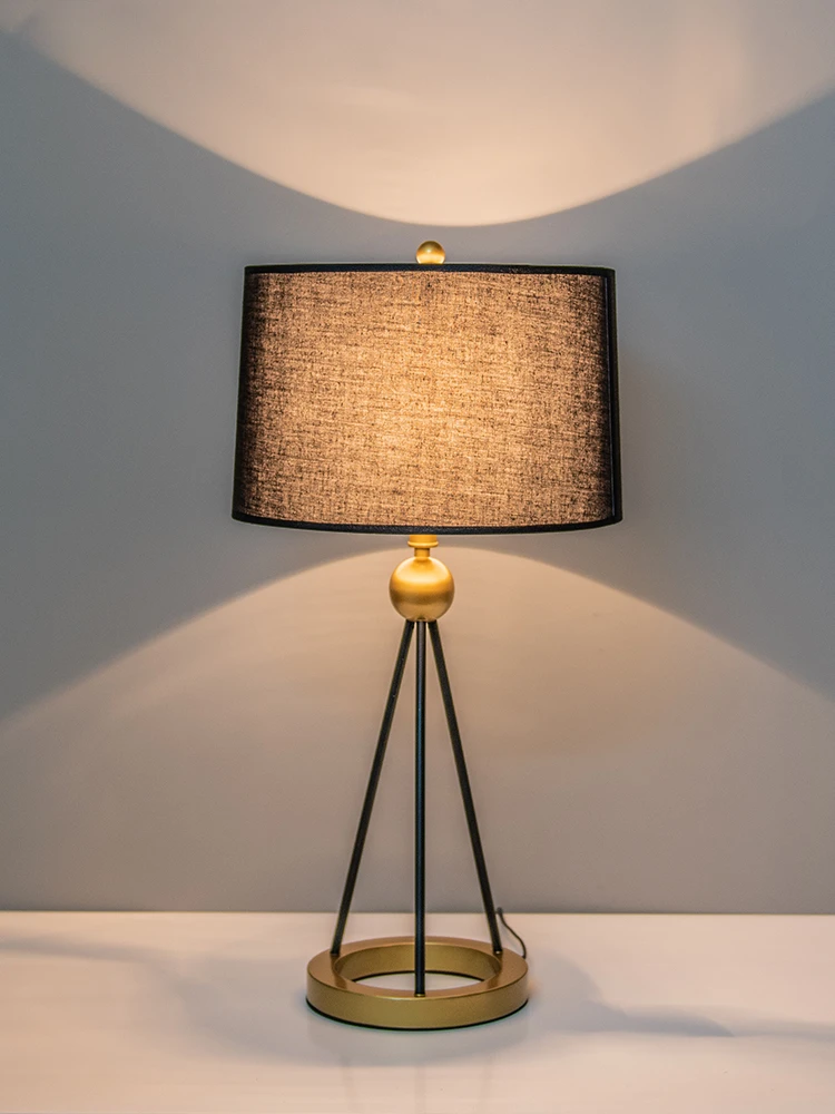 

Nordic Fabric Bedroom Bedside Table Lamp Creative Minimalist Living Room Table Lamp Warm Light Luxury American Style Table Lamp