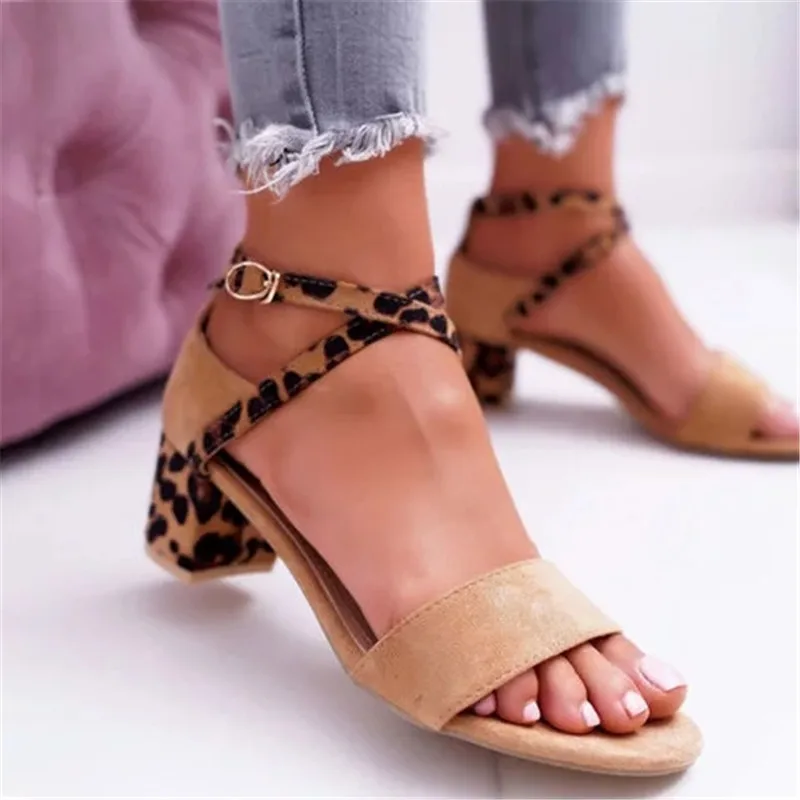

2023 Summer Women Sandals Peep-toe Buckle Strap Sandals Party Leopard Print Yellow Square High Heels 5CM Sandals