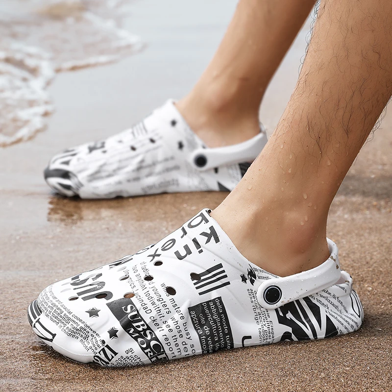 

Summer Men Slippers Outdoor Garden Shoes Clogs Male Indoor Slides Bathroom Home Loafers Beach Sandals Flip Flops Mules