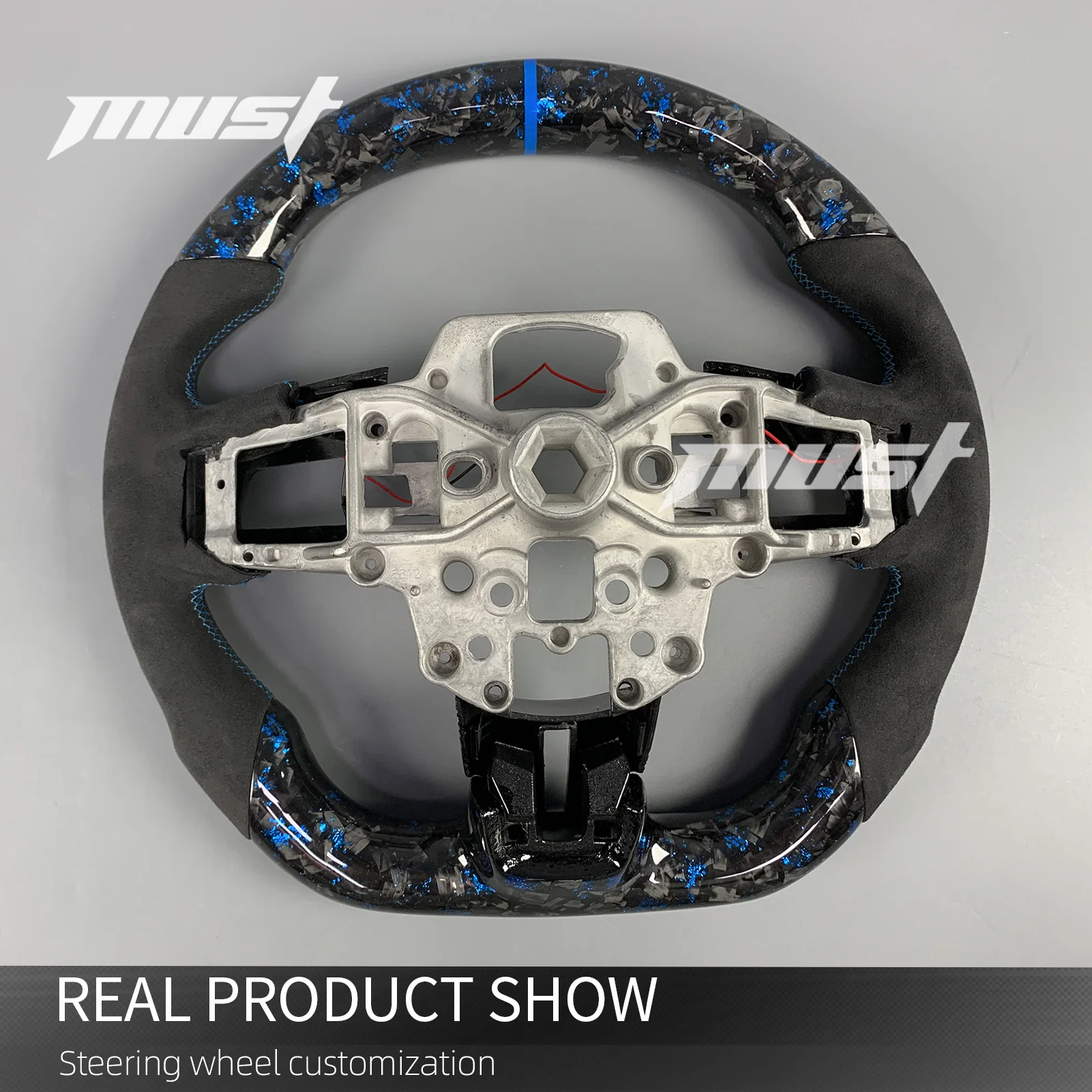 Фото Кастомный синий руль из кованого карбона со светодиодной подсветкой для Ford Mustang 2015-2023 S550 GT350 500 Coupe Shelby – обновление интерьера автомобиля №5