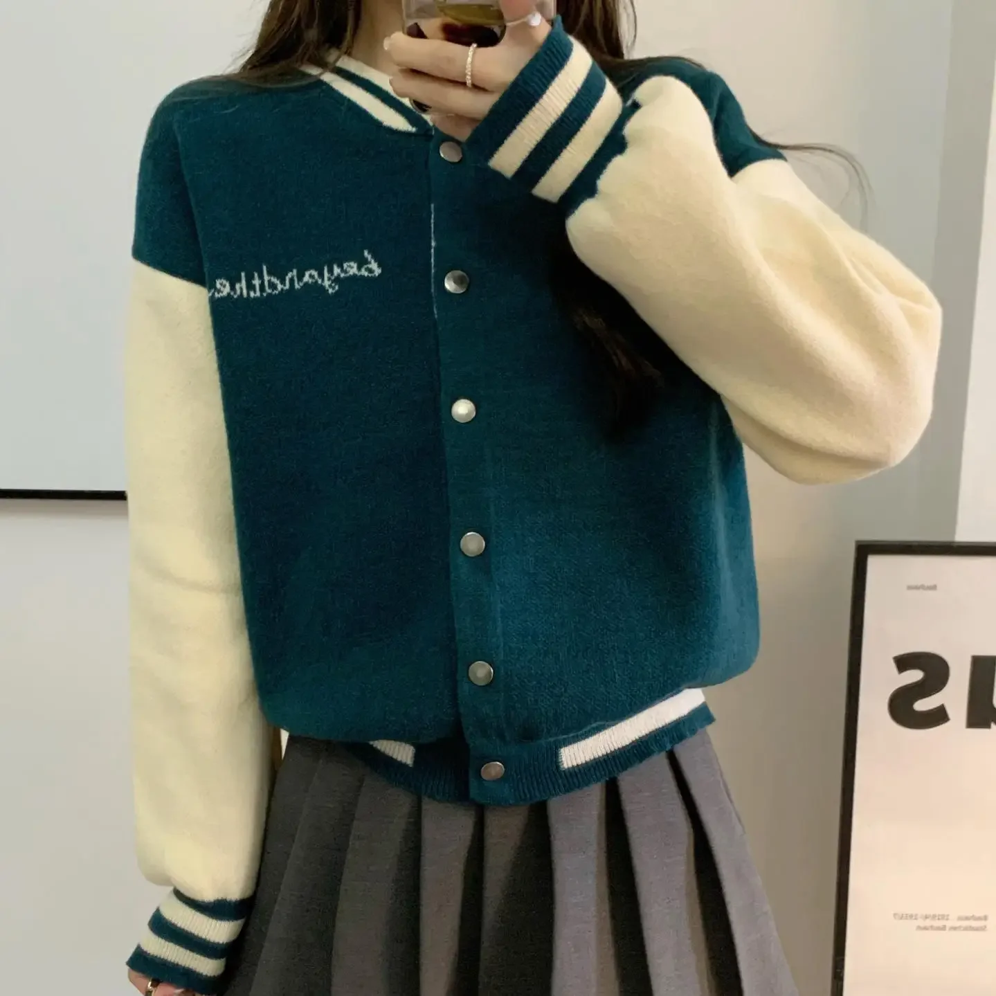 Модный повседневный бейсбольный трикотаж с буквенным принтом вязаный кардиган