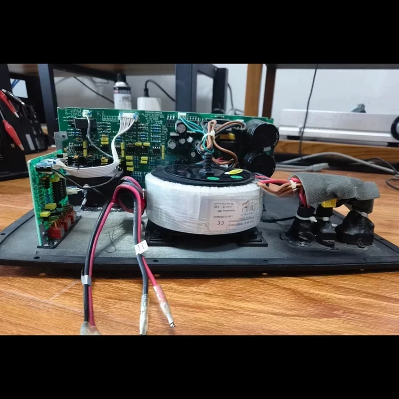 VXT8 KRK усилитель мощности динамика с активным мониторингом двухчастотное деление